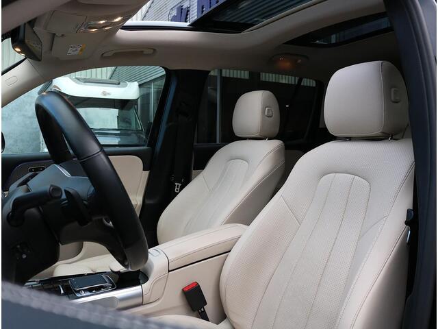 Mercedes-Benz GLB-Klasse 250 4M Panoramadak | Distronic | Trekhaak