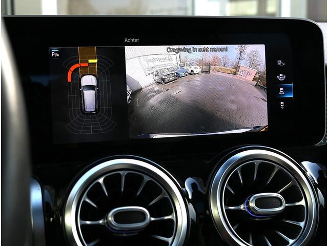 Mercedes-Benz GLB-Klasse 250 4M Panoramadak | Distronic | Trekhaak