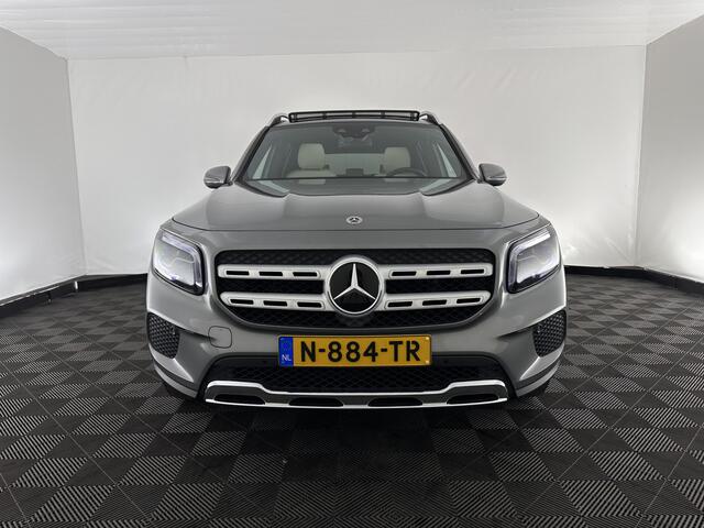 Mercedes-Benz GLB-Klasse 180 Business Solution (INCL-BTW) *PANO | ADAPTIVE-CRUISE | LEATHER | FULL-LED | BLINDSPOT | MEMORY-PACK | AMBIENTLIGHT | HEATED-SPORTSEATS | WIDESCREEN-DIGICOCKPIT | DAB+ | NAVI-FULLMAP | CAMERA | PRIVACYGLASS |