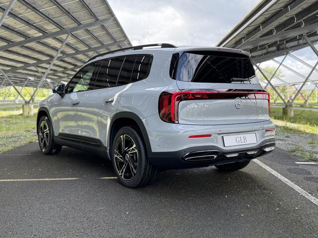 Mercedes-Benz GLB-Klasse 250+ Business Solution Luxury 7p. 85.5 kWh | Night | Trekhaak | Derde zitrij | Premium pakket | Parkeercamera | Sfeerverlichting |