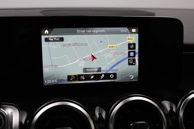 Mercedes-Benz GLB-Klasse 200 Automaat AMG Line, Panoramadak, Trekhaak, Stoelverwarming