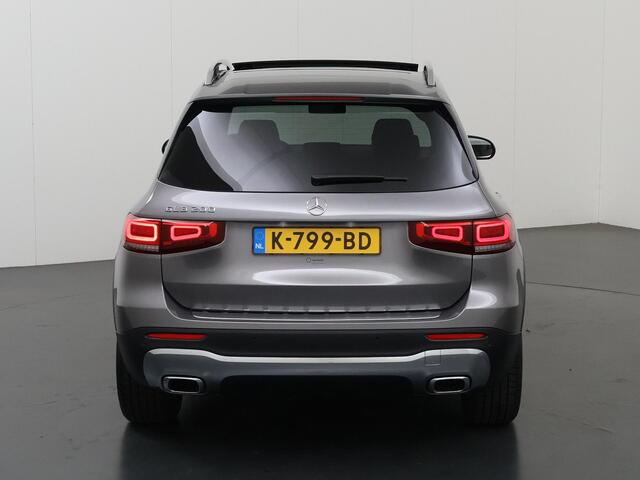Mercedes-Benz GLB-Klasse 200 Premium Plus | Memory | Panoramadak | Widescreen | Lederen bekleding | Getint glas |