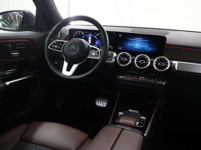 Mercedes-Benz GLB-Klasse 200 Premium Plus | Memory | Panoramadak | Widescreen | Lederen bekleding | Getint glas |