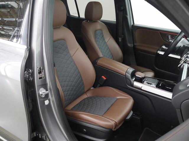 Mercedes-Benz GLB-Klasse 200 Premium Plus | Memory | Panoramadak | Widescreen | Lederen bekleding | Getint glas |