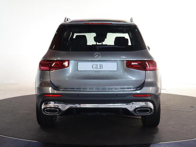 Mercedes-Benz GLB-Klasse 180 Business Solution AMG | Panoramaschuifdak | Premium Plus | Trekhaak | Verschuifbare Bank | Winterpakket |