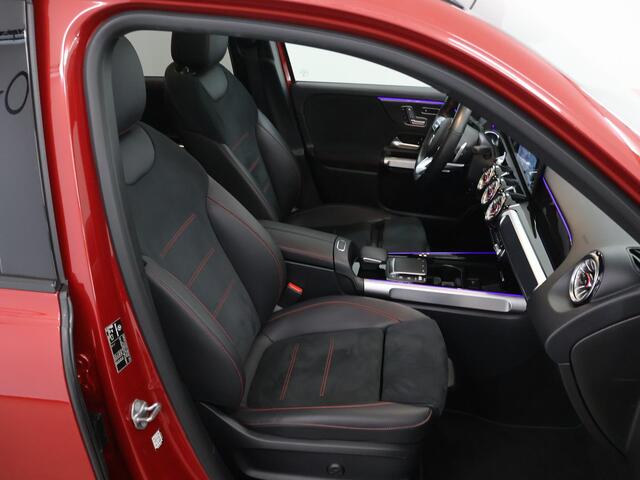 Mercedes-Benz GLB-Klasse 200 Business Solution AMG | Night | Panoramadak | Memory | Widescreen | Multibeam |