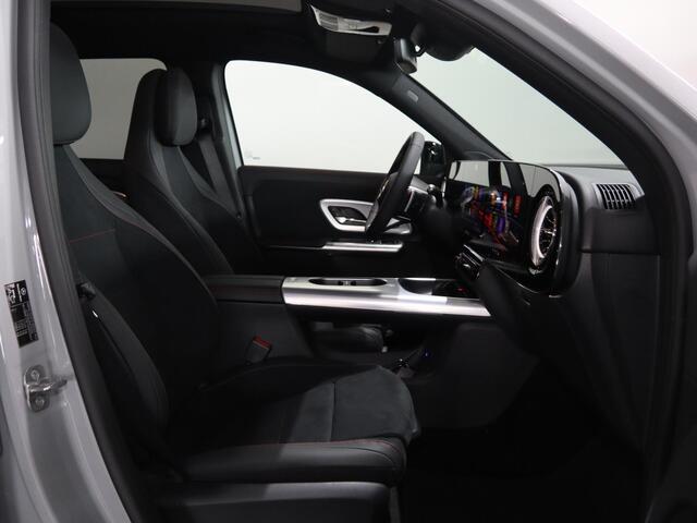 Mercedes-Benz GLB-Klasse 250+ Business Solution AMG 85.5 kWh | Premium pakket | Nightpakket | Dodehoekassistent | Achteruitrijcamera | Superscreen |