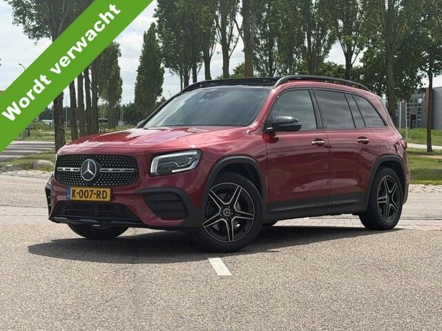 Mercedes-Benz GLB-Klasse 200 Business Solution AMG 163 PK I Panoramadak I Trekhaak I Stoelverwarming I Camera I Elektrische stoelen I Mulitibeam led I Memory l Elektrisch bedienbare achterklep l