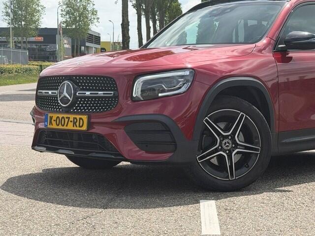 Mercedes-Benz GLB-Klasse 200 Business Solution AMG 163 PK I Panoramadak I Trekhaak I Stoelverwarming I Camera I Elektrische stoelen I Mulitibeam led I Memory l Elektrisch bedienbare achterklep l