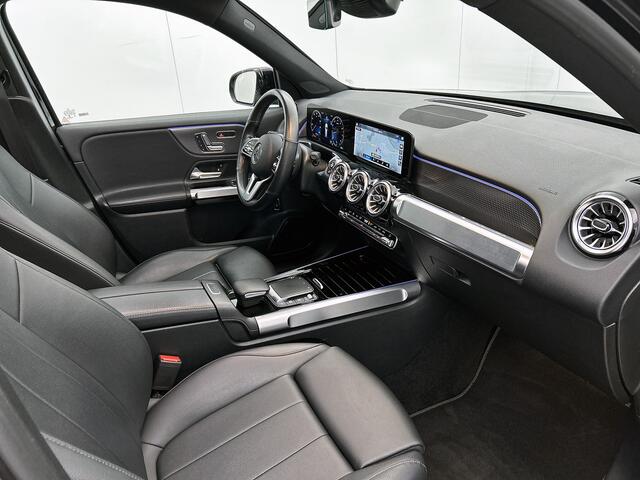 Mercedes-Benz GLB-Klasse 200 automaat Luxury 7-persoons | Trekhaak | Panorama schuifdak | MultiBeam Led | Lederlook + Memory Seats | Keyless Go| 360gr camera | Inclusief 24 maanden Mercedes-Benz Certified garantie voor Europa.