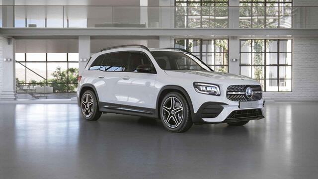 Mercedes-Benz GLB-Klasse 200 Business Solution AMG | Night | Widescreen | Extra getint glas | Stoelverwarming | Achteruitrijcamera |