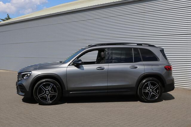 Mercedes-Benz GLB-Klasse 200 AMG Pakket AMG NightPakket (Pano Sportleder/Memory Carplay Sfeer Distronic Camera Keyless Trekhaak M-Bux Multibeam-Led)