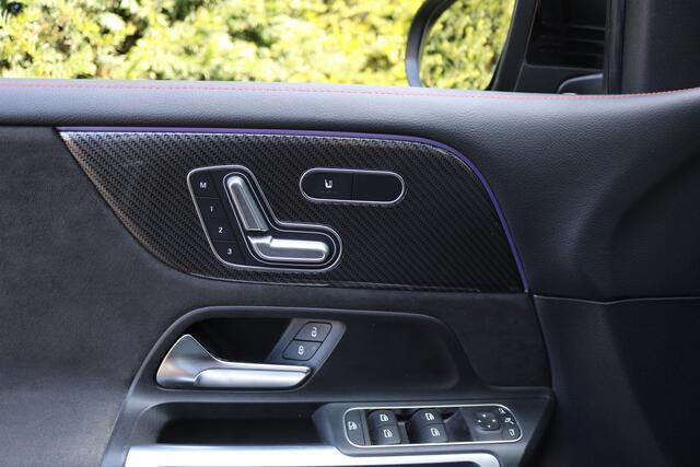 Mercedes-Benz GLB-Klasse 200 AMG Pakket AMG NightPakket (Pano Sportleder/Memory Carplay Sfeer Distronic Camera Keyless Trekhaak M-Bux Multibeam-Led)