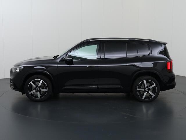 Mercedes-Benz GLB-Klasse 250+ Business Solution AMG 7p. 85.5 kWh | Premium Pakket | Trekhaak | 3e zitrij | Sportstoelen | Superscreen | Night |