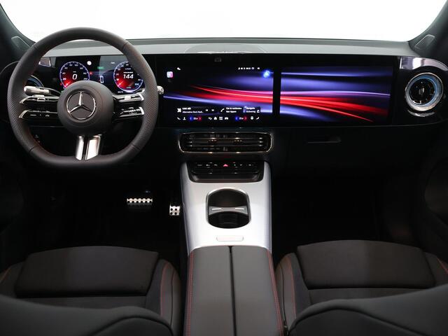 Mercedes-Benz GLB-Klasse 250+ Business Solution AMG 7p. 85.5 kWh | Premium Pakket | Trekhaak | 3e zitrij | Sportstoelen | Superscreen | Night |