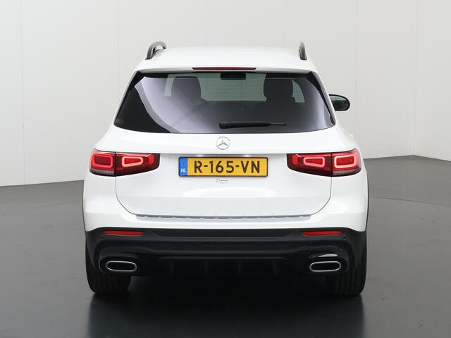 Mercedes-Benz GLB-Klasse 180 AMG Line | Night | Widescreen | Stoelverwarming | Achteruitrijcamera | Sfeerverlichting