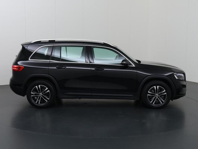 Mercedes-Benz GLB-Klasse 180 Star Edition | Facelift | MBUX | Stoelverwarming | Parkeercamera | Elektrische Kofferklep |