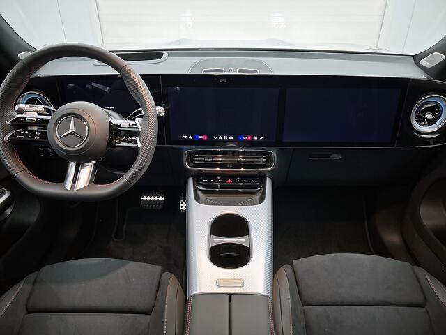 Mercedes-Benz GLB-Klasse 250+ Business Solution AMG 7p. 85.5 kWh | Premium Plus pakket | Winterpakket | Nightpakket | Stoelen pakket | Trekhaak | Vast panoramadak | Burmester® 3D surround sound | GUARD 360° | 19" vijfspaaks lichtmetalen AMG-velgen |