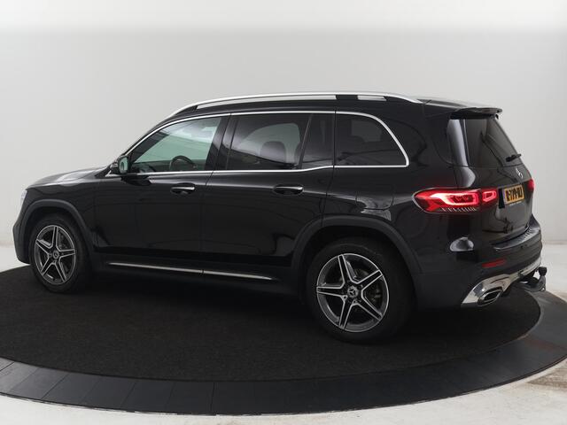 Mercedes-Benz GLB-Klasse 200 AMG Line | Leder/alcantara | Stoelverwarming | Cruise control | Lane assist | Sfeerverlichting | Camera | Park assist | Trekhaak