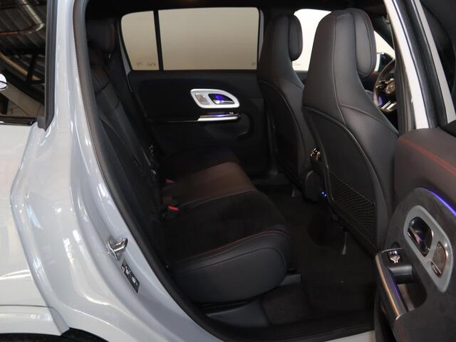 Mercedes-Benz GLB-Klasse 250+ Business Solution AMG 85.5 kWh | Night | Premium plus | Burmester | Superscreen | Panoramadak | Memory stoelen | Multibeam LED | Sfeerverlichting |
