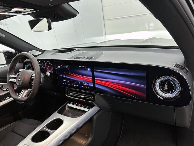 Mercedes-Benz GLB-Klasse 200 Business Solution AMG 7p. 58 kWh | Premium plus pakket | Nightpakket | Trekhaak | Vast panoramadak | GUARD 360° | Burmester Surround Sound | Sportstoelen | Massage functie | 19" vijfspaaks lichtmetalen AMG-velgen |