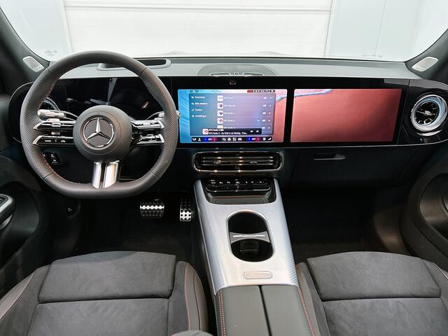 Mercedes-Benz GLB-Klasse 250+ Business Solution AMG 7p. 85.5 kWh | Premium Plus pakket | Winterpakket | Nightpakket | Parkeerpakket | Vast panoramadak | Burmester® 3D surround sound system | Massage functie | GUARD 360° | 19" vijfspaaks lichtmetalen AMG-velgen |
