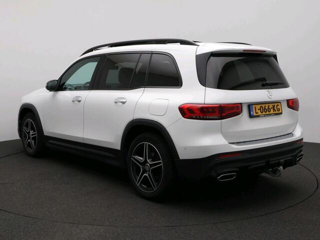 Mercedes-Benz GLB-Klasse 180 Business Solution AMG AMG Line | Night Pakket | Panorama Schuif-Kanteldak | Parkeerpakket met achteruitrijcamera | Stoelverwarming. Inclusief 24 maanden MB Certified garantie voor Europa.