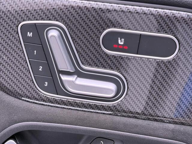 Mercedes-Benz GLB-Klasse 180 Business Solution AMG AMG Line | Night Pakket | Panorama Schuif-Kanteldak | Parkeerpakket met achteruitrijcamera | Stoelverwarming. Inclusief 24 maanden MB Certified garantie voor Europa.