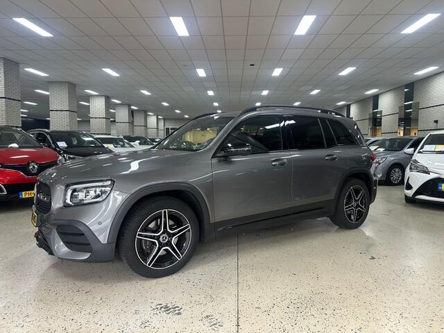 Mercedes-Benz GLB-Klasse 200 BNS SOLUT. AMG Night Pakket Camera Dodehoekdetectie Stoelverwarming Sfeerverlichting