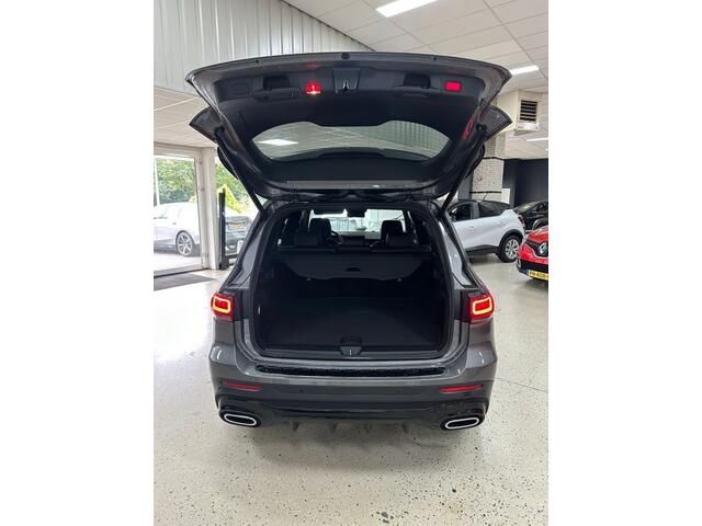 Mercedes-Benz GLB-Klasse 200 BNS SOLUT. AMG Night Pakket Camera Dodehoekdetectie Stoelverwarming Sfeerverlichting
