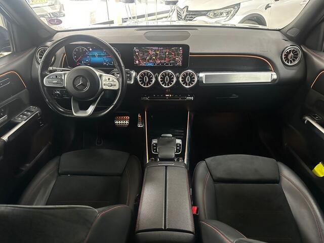 Mercedes-Benz GLB-Klasse 200 BNS SOLUT. AMG Night Pakket Camera Dodehoekdetectie Stoelverwarming Sfeerverlichting