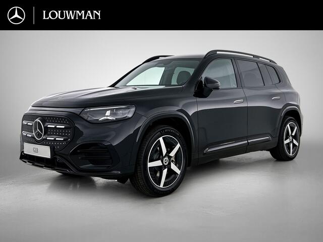 Mercedes-Benz GLB-Klasse 200 Business Solution AMG 7p. 58 kWh | Premium pakket | Winterpakket | Nightpakket | Stoelenpakket | Trekhaak | Vast panoramadak | Massage functie | 19" vijfspaaks lichtmetalen AMG-velgen | GUARD 360° |