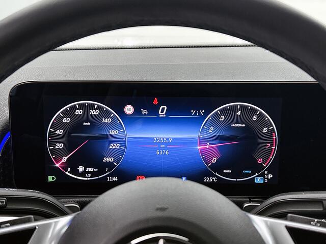 Mercedes-Benz GLB-Klasse 200 Star Edition LIMITED Panoramadak l Keyless l Trekhaak l Navigatie l Stoelverwarming l Sfeerverlichting l Leder l Achteruitrijcamera Inclusief 24 maanden MB Certified garantie voor Europa.