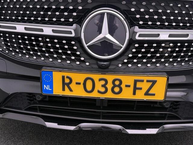 Mercedes-Benz GLB-Klasse 180 Business Solution AMG 7p. 7 Persoons | Premium Plus | AMG Line | Night Pakket | Panorama Schuif-Kanteldak. Inclusief 24 maanden Mercedes-Benz Certified garantie voor Europa.