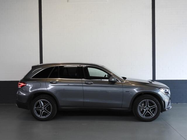 Mercedes-Benz GLC-KLASSE 300e 4MATIC AMG NAVI/CAMERA/MATRIX LED/19"LMV!