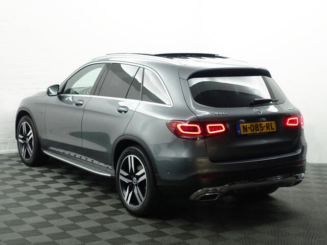 Mercedes-Benz GLC-KLASSE 300e 4MATIC AMG Premium Plus Aut- Panodak I Burmester I Sfeerverlichting I Xenon led I Treeplanken I Ada Cruise