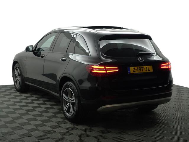 Mercedes-Benz GLC-KLASSE 220 d 4MATIC AMG Premium Plus Aut- Panoramadak, 360 Camera, Sfeerverlichting, Ada Cruise, Elek Trekhaak, Leder Sport Interieur