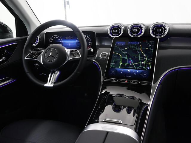 Mercedes-Benz GLC-KLASSE 300e 4MATIC Luxury Line Panoramadak | Digital Light | Trekhaak | Memory | Sfeerverlichting