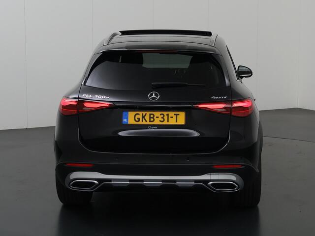 Mercedes-Benz GLC-KLASSE 300e 4MATIC Luxury Line Panoramadak | Digital Light | Trekhaak | Memory | Sfeerverlichting