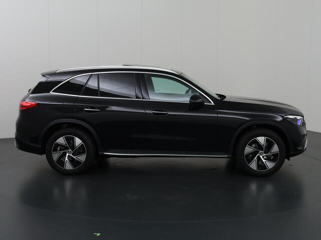 Mercedes-Benz GLC-KLASSE 300e 4MATIC Luxury Line Panoramadak | Digital Light | Trekhaak | Memory | Sfeerverlichting