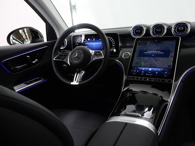 Mercedes-Benz GLC-KLASSE 300e 4MATIC Luxury Line Panoramadak | Digital Light | Trekhaak | Memory | Sfeerverlichting
