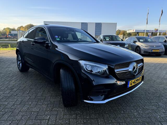 Mercedes-Benz GLC-KLASSE Coupé 300 245 PK 4MATIC AMG Line Schuif-/Kanteldak Distronic Lederen interieur Luchtvering Trekhaak Keyless Start DAB