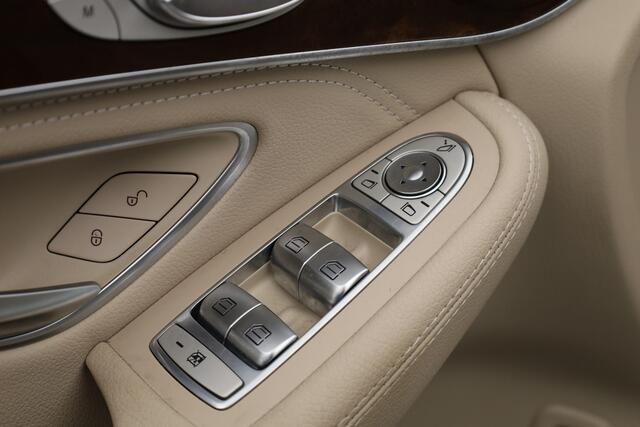 Mercedes-Benz GLC-KLASSE Coupé 250 4MATIC AMG | Schuifdak | Leder | Camera | 20''