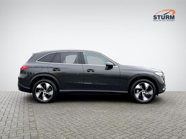 Mercedes-Benz GLC-KLASSE 300e 4MATIC Luxury Line NL-Auto | Panoramadak | Sfeerverlichting | Contourstoelen | 360° Camera | Stoelverwarming + Ventilatie | Adapt. Cruise Control | Rijklaarprijs!