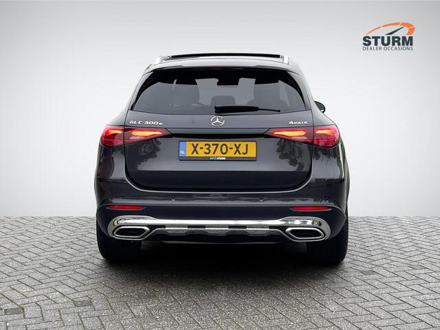 Mercedes-Benz GLC-KLASSE 300e 4MATIC Luxury Line NL-Auto | Panoramadak | Sfeerverlichting | Contourstoelen | 360° Camera | Stoelverwarming + Ventilatie | Adapt. Cruise Control | Rijklaarprijs!