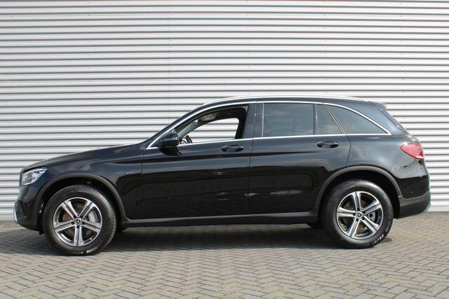 Mercedes-Benz GLC-KLASSE 300e 4MATIC | Plug-in | 320PK | Adap. Cruise | Rondom camera | 18" LM | Parkeerpakket |