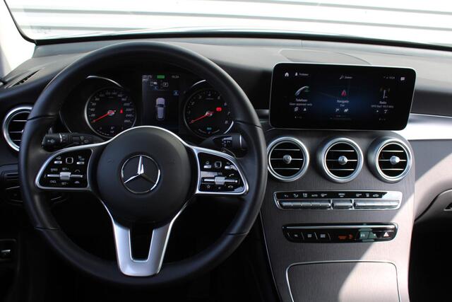 Mercedes-Benz GLC-KLASSE 300e 4MATIC | Plug-in | 320PK | Adap. Cruise | Rondom camera | 18" LM | Parkeerpakket |