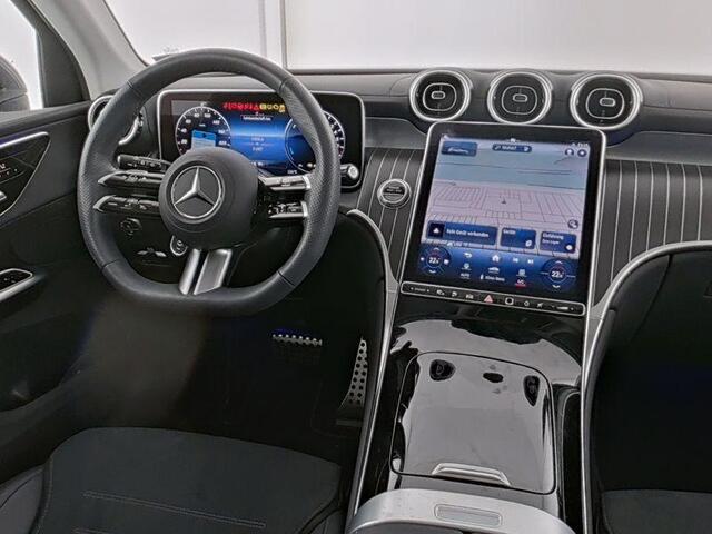 Mercedes-Benz GLC-KLASSE 300e 4MATIC AMG Line | Panoramadak | Trekhaak | Rij assistentie |