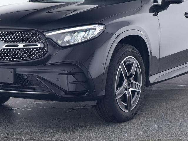 Mercedes-Benz GLC-KLASSE 300e 4MATIC AMG Line | Stoelkoeling | Panoramadak | Trekhaak | Rij asistentie |