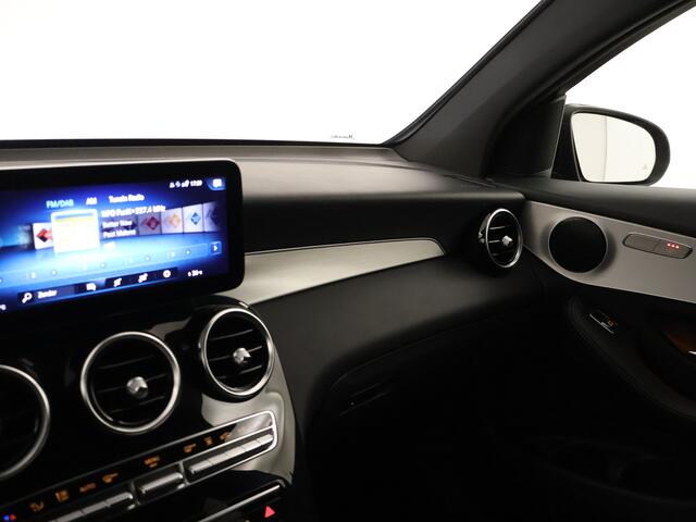Mercedes-Benz GLC-KLASSE Coupé 300 e 4MATIC Business Solution AMG | AMG Styling | Night Pakket | 20 Inch AMG LM velgen | Digitaal Dashboard | Inclusief 24 maanden MB Certified garantie voor Europa |